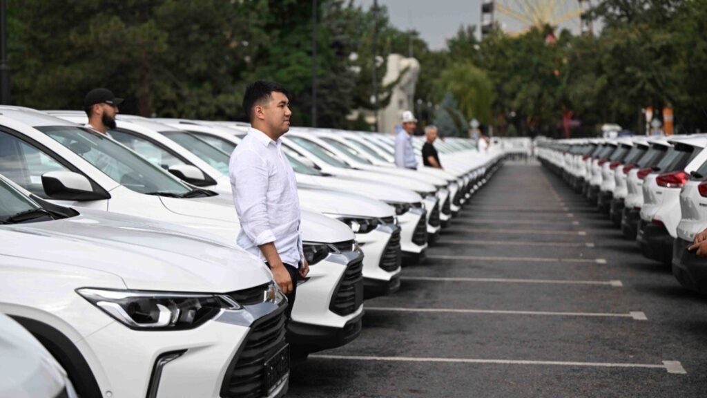 Министерству здравоохранения передали 100 новых автомобилей — Новости Кыргызстана