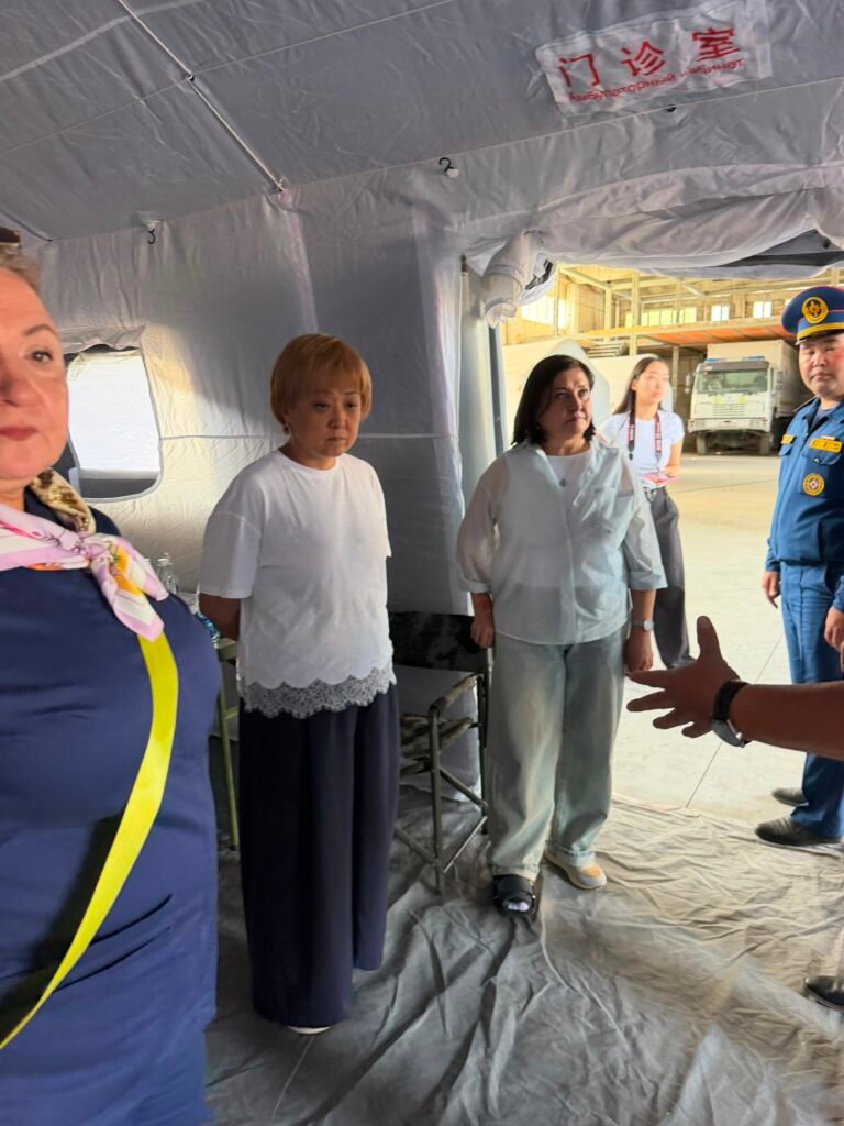 Кыргызстандын медицина кызматкерлери өзгөчө кырдаалдардагы аракеттерди машыгуудан өткөрүштү — фото 7