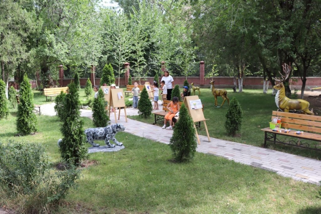 Окуу жылына даярдык көрүүдөгү кемчиликтери үчүн мектеп жана бала бакча жетекчилери жазаланат — мэрия — контекст события