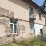 Акыйкатчы просит отремонтировать аварийный дом, где живут люди с инвалидностью — Новости Кыргызстана