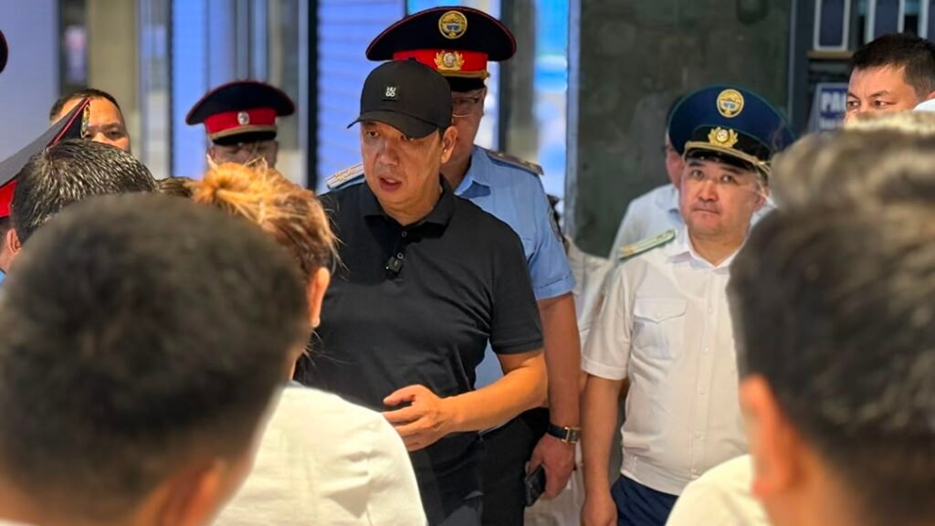 Бишкек мэриясы «Олд Бишкек» комплексинин соода объектилерин мөөр басып жапты — эмне болду? — контекст события