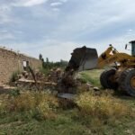 Караколдо айыл чарба багытындагы жерге мыйзамсыз курулган турак үй сүрдүрүлдү — кылмыш иши козголду — Новости Кыргызстана