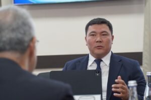 Жаратылыш ресурстары министри Япониянын элчиси менен экология жана тоо-кен тармагындагы кызматташууну талкуулады — Новости Кыргызстана