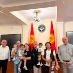 Жүрөгүндө тубаса кемтиги бар төрт бала операциядан кийин Түштүк Кореядан кайтып келди — Новости Кыргызстана