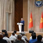 Мамлекеттик кызматкерлер, куткаруучулар жана авиаторлор Министрлер кабинетинин сыйлыктарын алышты — Новости Кыргызстана