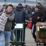Путин Орусияда мигранттардын жүрүү эрежелерин катаалдаштырган мыйзамдарга кол койду — Новости Кыргызстана