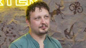 Философиядан корпоративдик маданиятка чейин: КРСУнун бүтүрүүчүсү Kulikov компаниясында HR тармагын кантип жетектеп калды? — Новости Кыргызст