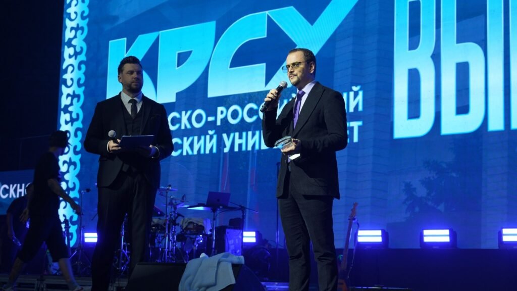 Reporter.kg КРСУнун эң сүйүктүү факультетине сыйлык тапшырды — Новости Кыргызстана