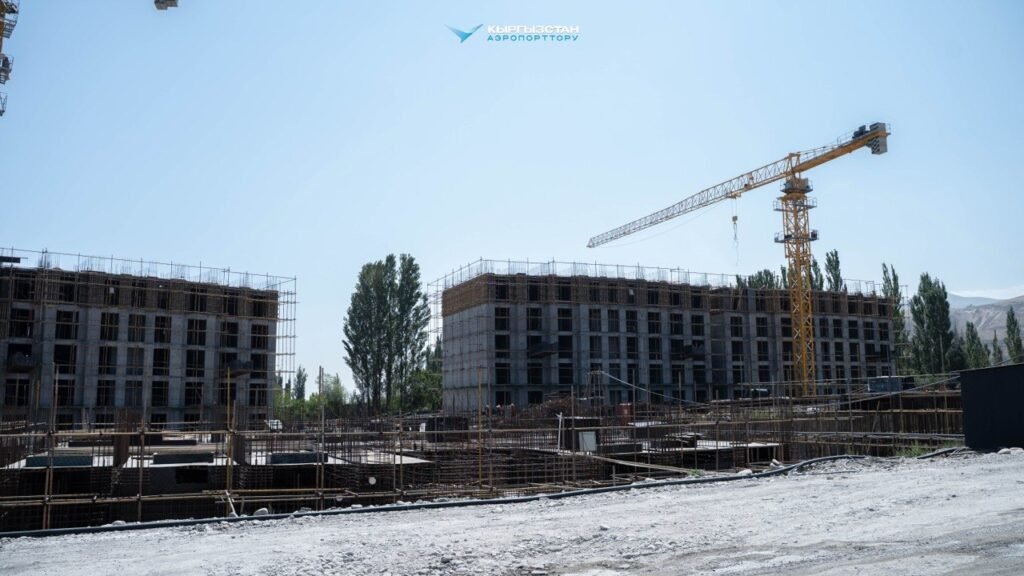 МКК аркылуу Кара-Жыгачта жарандык авиация кызматкерлери үчүн турак жай курулууда