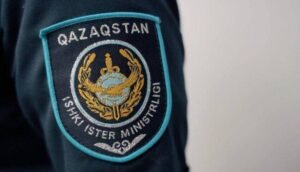 Казакстан күйүүчү май аткезчилигине каршы күрөшүү үчүн чек арада көзөмөлдү күчөттү — Новости Кыргызстана
