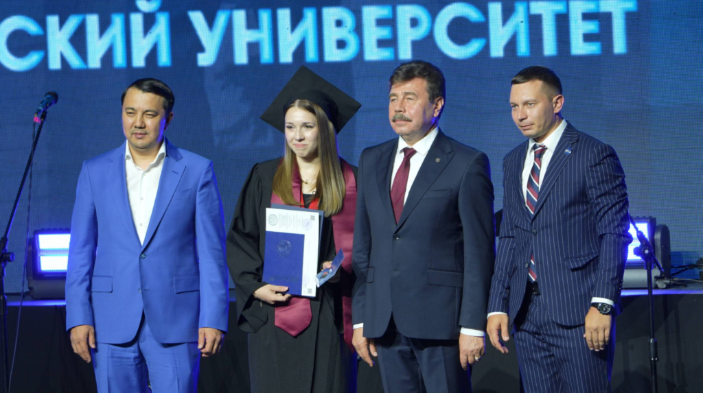 КРСУ тарыхындагы эң масштабдуу бүтүрүү аземи кандай өттү? — фото 4