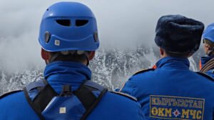 Жоголгон альпинисттерди издөө: куткаруучулар кесипкөй дронду ишке тартышат — Новости Кыргызстана