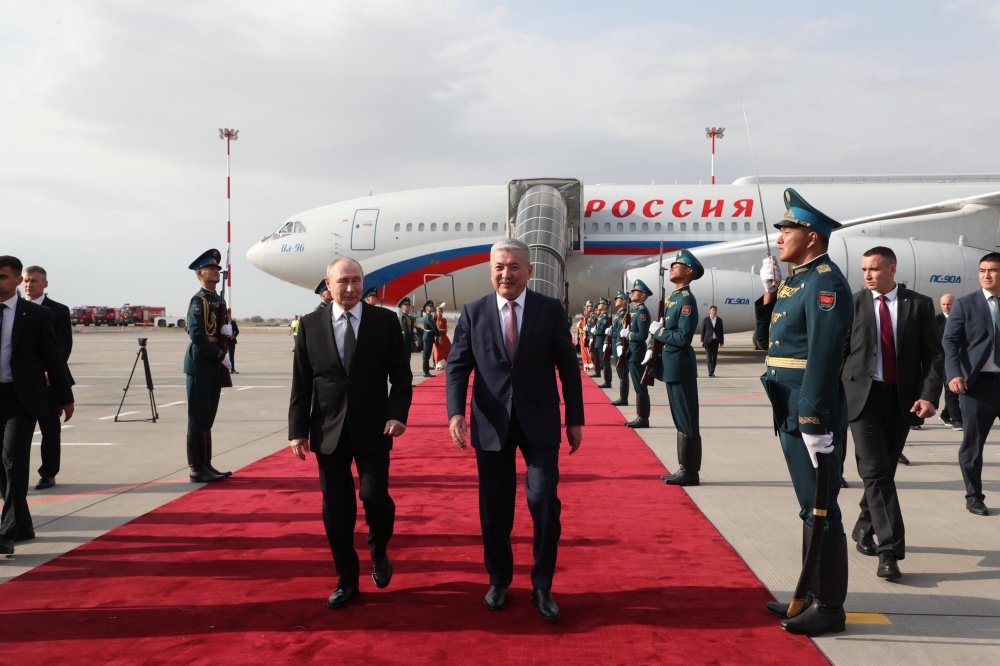 Россиянын президенти Владимир Путин Кыргызстанга жумушчу сапар менен келди