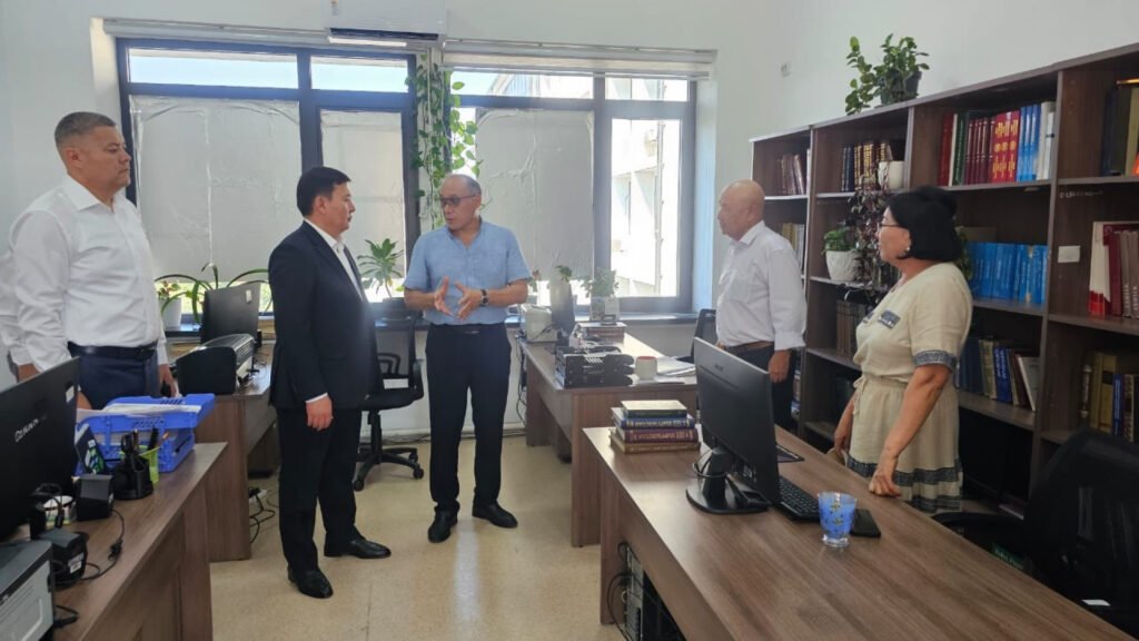 Министрлер кабинетинде кыргыз тили боюнча тестирлөөнү кеңейтүү тапшырылды