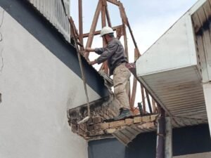 Ош облусунда Мамкурулуштун эксперттери өрттөнгөн спорт залдын тагдырын чечүүдө — Новости Кыргызстана