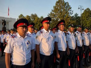 Бишкекке аймактардан 400дөн ашуун жол тескөөчү тартылды — Новости Кыргызстана