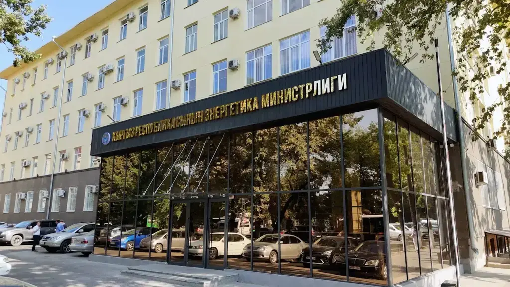 Энергетика министрлиги: Токтогул ГЭСиндеги мүчүлүштүк Казакстандагы жарыктын өчүшүнө себеп болгон эмес