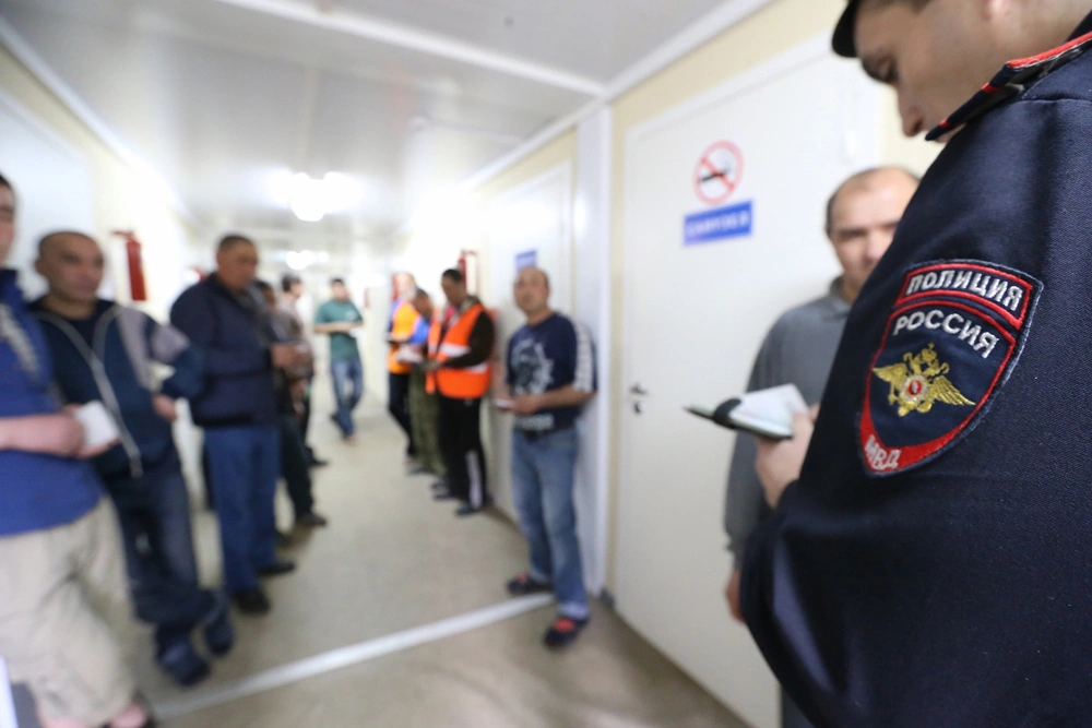 Орусияда мигранттар тарабынан жасалган кылмыштардын саны дээрлик 40%га азайды — РФ ИИМи