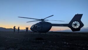 Курумдыдагы альпинисттерди издөө: кара түстөгү караандар таш болуп чыкты — Новости Кыргызстана