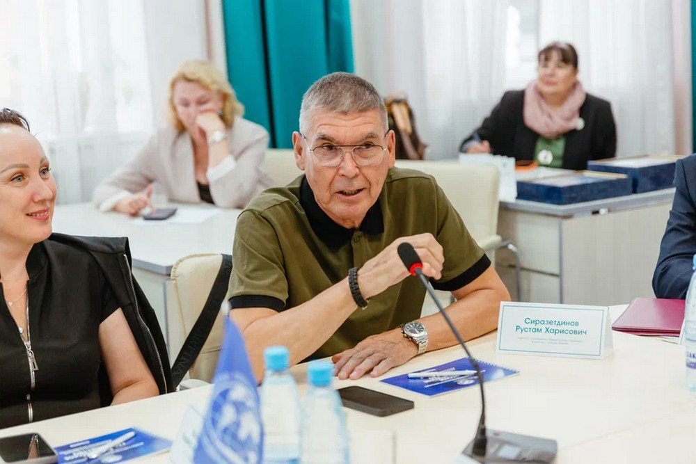 «С именами великих на устах»: участники РГО покорили пик Чингиза Айтматова — фото 10