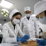 Аккредитациядан өтпөгөн медициналык окуу жайлардын студенттери башка ЖОЖдорго которулат — Новости Кыргызстана