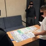 Чолпон-Атада ишкерден акча опузалоого шектелип төрт жигит кармалды — Новости Кыргызстана
