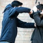 В Кара-Балте после драки между молодыми людьми задержали около 10 парней — Новости Кыргызстана