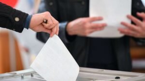 Кыргызстанда президенттик шайлоону январда өткөрүү сунушталууда. Мыйзам долбоор талкууга коюлду — Новости Кыргызстана