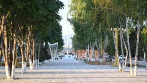 Талас шаарындагы жаңыланып жаткан К. Нуржанов аллеясы Эгемендүүлүк күнүндө ачылат — Новости Кыргызстана