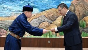 Садыр Жапаров принял верительные грамоты послов Монголии и Казахстана — Новости Кыргызстана