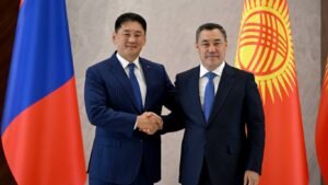 Садыр Жапаров встретился с президентом Монголии Ухнаагийном Хурэлсухом — Новости Кыргызстана