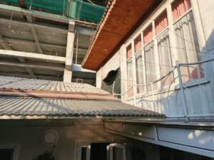 Үйдөн бир метр аралыктагы курулуш: шаар тургунунун даттануусуна Ош мэриясы эмне деп жооп берди — Новости Кыргызстана