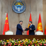 Кыргызстан менен Кытай түбөлүк ынак коңшулук жана достук жөнүндө келишимге кол коюшту — Новости Кыргызстана