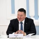 Жогорку Кеңештин төрагасы легендарлуу сумочу Хакухо Се менен жолукту — Новости Кыргызстана
