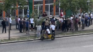 Чүй — Гоголь кесилишиндеги жол кырсыгы: Mercedes жөө жүргүнчүлөрдү сүзүп, беш адам жабыркады — Новости Кыргызстана