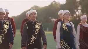 Кыргызстандын курама командасынын Көчмөндөр оюндарына арналган параддык формасы кандай — видео — Новости Кыргызстана