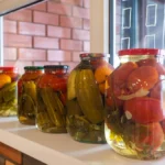 Дарыгерлер үй шартында консерва жабуу мезгилиндеги ботулизм коркунучу тууралуу эскертет — Новости Кыргызстана