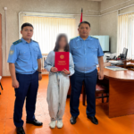 Жети-Өгүз районунда жетим балага үй куруу үчүн жер тилкеси берилди — Новости Кыргызстана