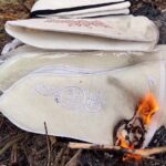 Кыз ак калпакты өрттөп, тойлордо белек берүү салтынан баш тартууга чакырды — Новости Кыргызстана