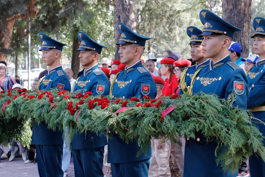 Ленинград блокадасынын башталышына 85 жыл: Бишкекте митинг-реквием өттү — иллюстрация