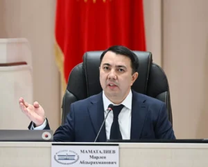 Маматалиев президент шайлоо алдында эмне үчүн ыйгарым укуктарын токтотпой турганын түшүндүрдү — Новости Кыргызстана
