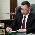 Садыр Жапаров президенттик шайлоону таза жана ачык өткөрүү боюнча жарлыкка кол койду — Новости Кыргызстана
