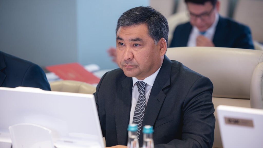 Кыргызстан ЕАЭБге үч жаңы темир жол жана транспорттук долбоорду сунуштады