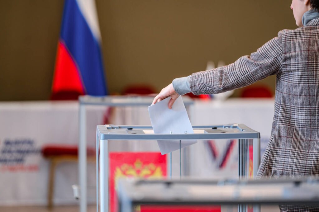 Кыргызстанда РФ Мамлекеттик Думасына шайлоо үчүн төрт шайлоо тилкеси ачылат