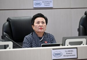 ЖКда мектеп окуу китептеринин сапатын текшерүү боюнча комиссия түзүлөт — Новости Кыргызстана