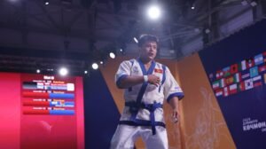 Кыргызстанец Орозбек Алмазбеков стал чемпионом Игр кочевников по казах куресы — Новости Кыргызстана