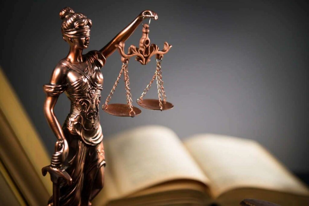 Судьялар сот отурумдарынын видеожазуулары жана актылардын туш келди тандалган үлгүлөрү боюнча текшерилет
