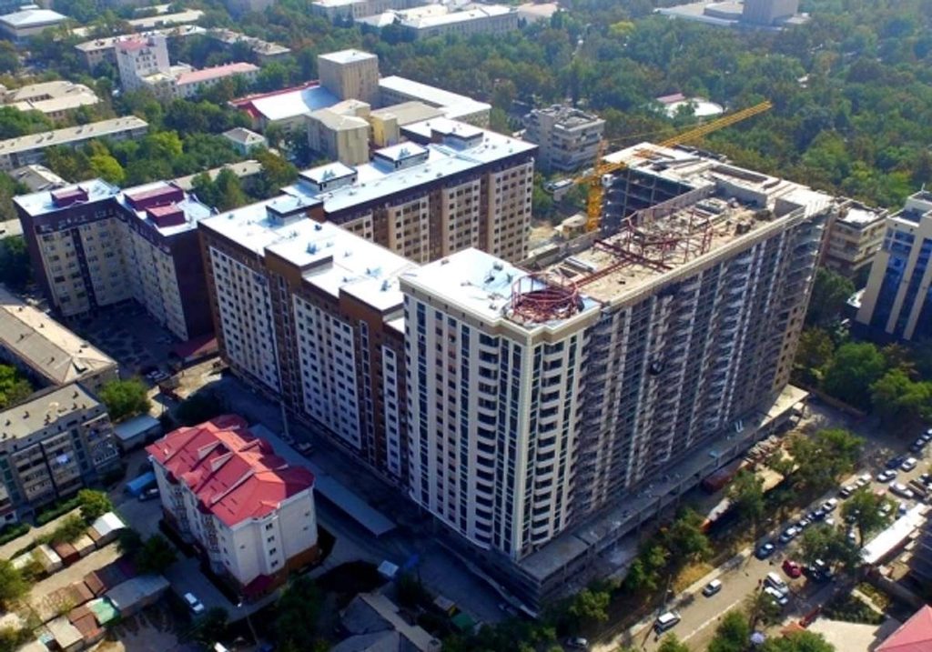 Бишкекте курулуш люлькасынын кулашы: компанияга 200 миң сом айып салынды — Новости Кыргызстана