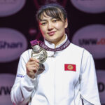 Мээрим Жуманазарова Астанада өткөн күрөш боюнча дүйнө чемпионатында күмүш медаль жеңди — Новости Кыргызстана