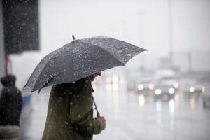 Жамгыр, тоолорго кар жаап, түнкүсүн үшүк жүрөт: 26-октябрга карата аба ырайы — Новости Кыргызстана